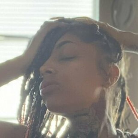 helloomcfly adult star picture