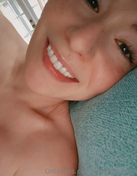 GoddessZoey pornographic actress photo