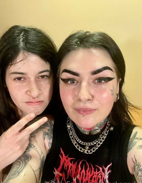 Alaska Zade nude model pictures