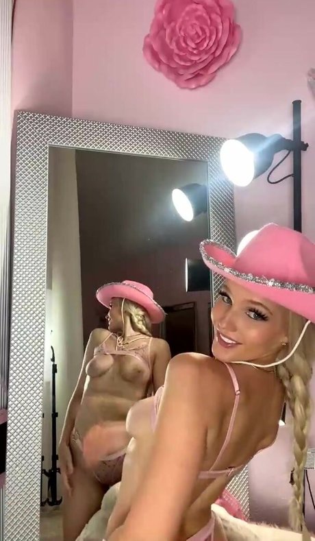 mirror onlyfans beautiful naked photo