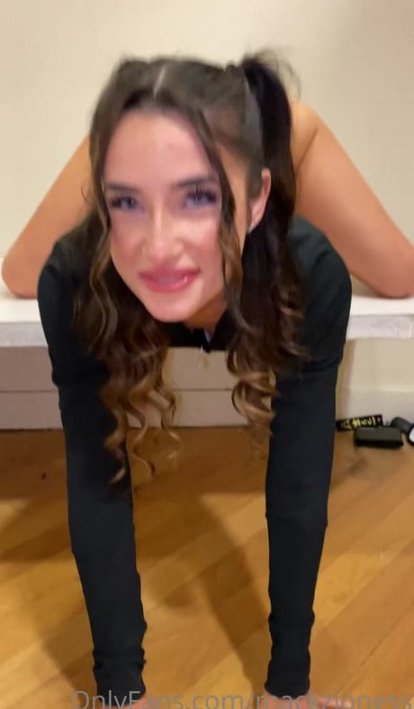 female influencer onlyfans erotic images