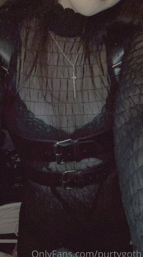 Purtygoth nude star pics