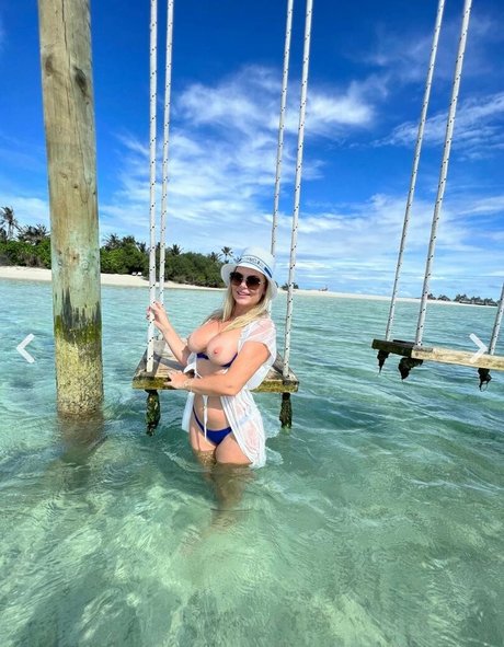 Chloe Patt naked actress pic