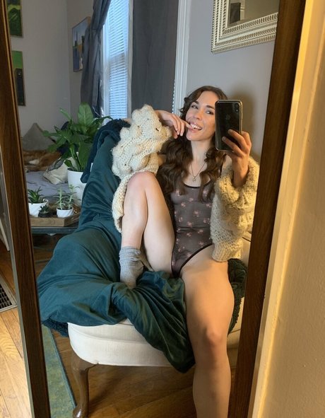 Sonia Sparrow perfect model img