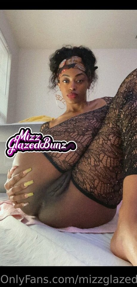 MizzGlazedBunz star sex gallery