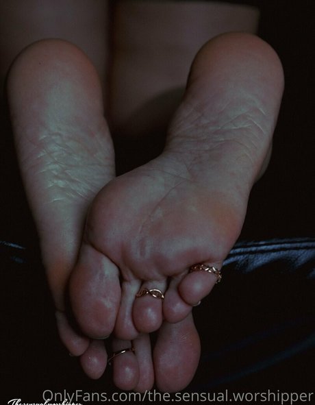 the sensual worshipper art model gallery