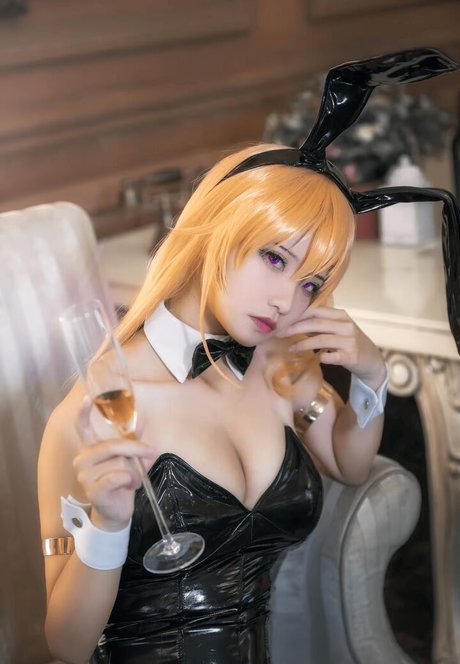 Yimiaojun Nya star erotic pics