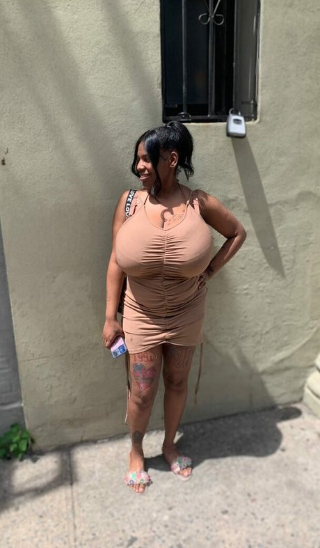 QuanaStevens model nice galleries