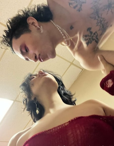 escobutt free actress pics