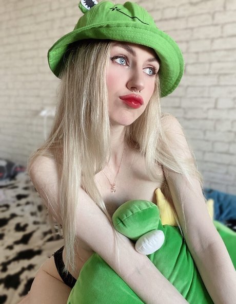 tiny onlyfans beautiful xxx image