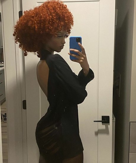 Solaya Ismail star pornographic images