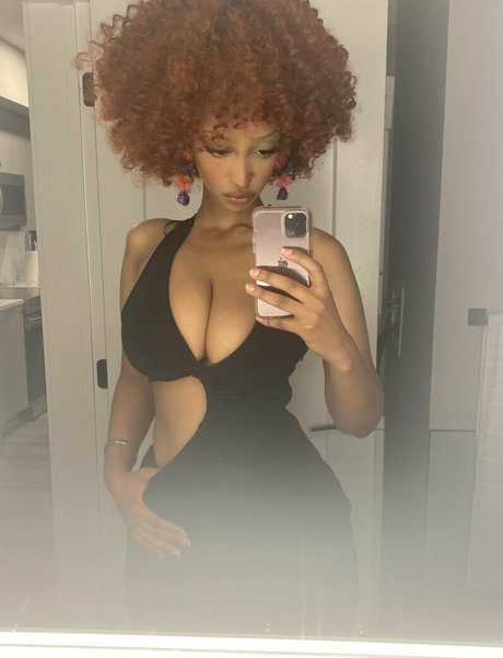 Solaya Ismail star pornographic photos