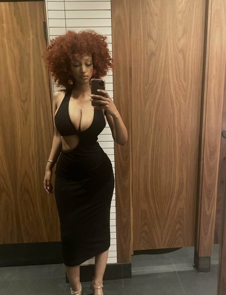 Solaya Ismail hot model photo