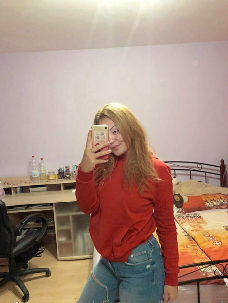 little booty1 porn star image