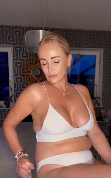 misseve55 star nude picture