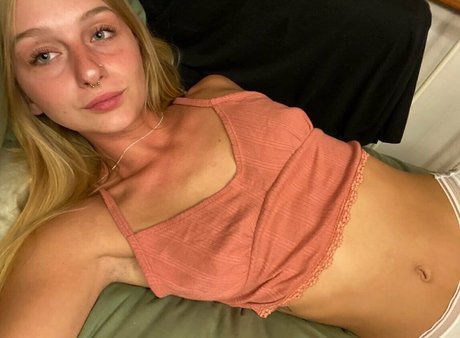 izzybizzybelle top actress photos