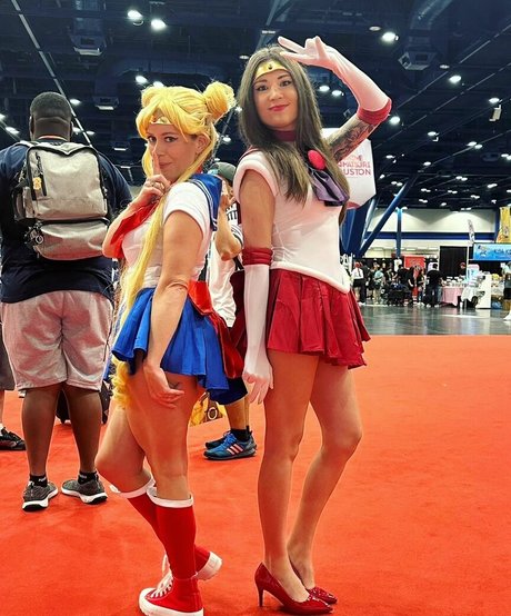 Melonie Mac adult model images