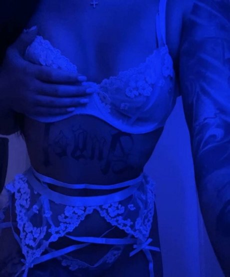 curvy shemale onlyfans sexy pics