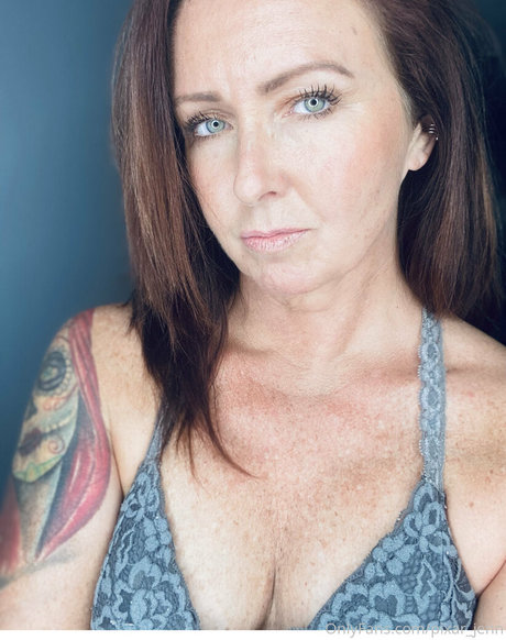 Ishrn pornstar images