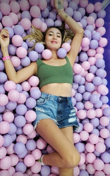 oliviasmiithfree hd pornstar picture