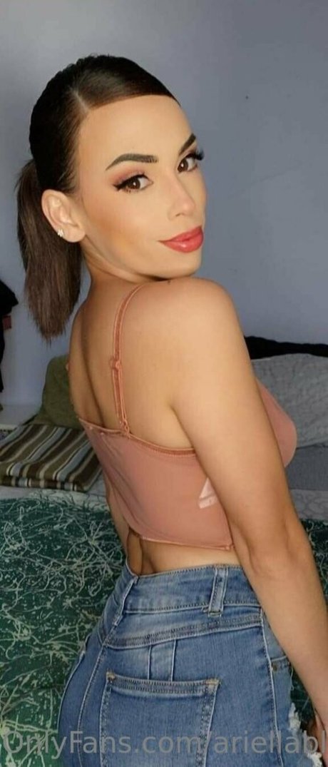 ariellabloom model naked image