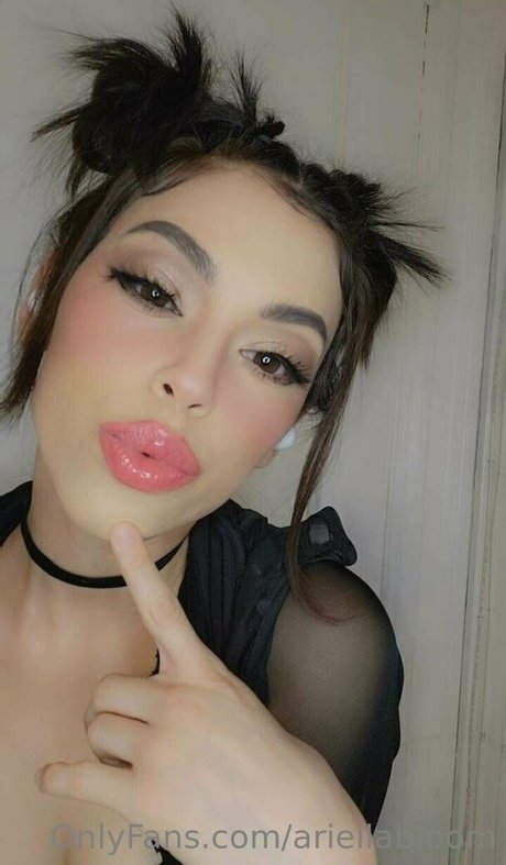 ariellabloom high quality pornstar pictures