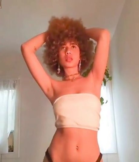 xulanichristine pornstar exclusive galleries