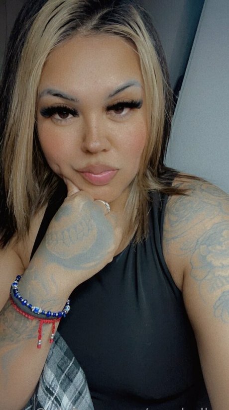 mxchellxx model naked image