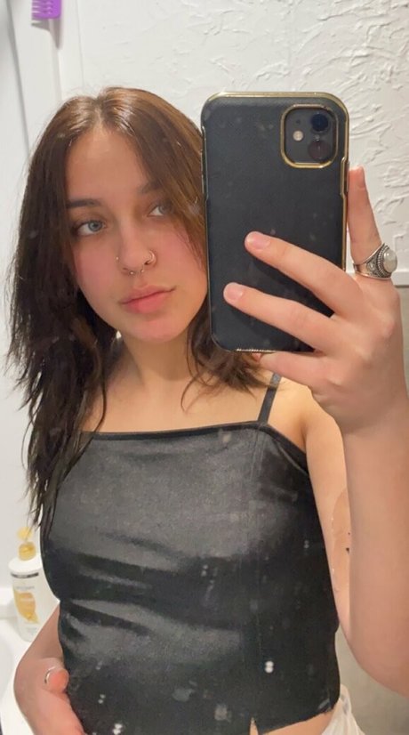 rhyrhyie star art picture