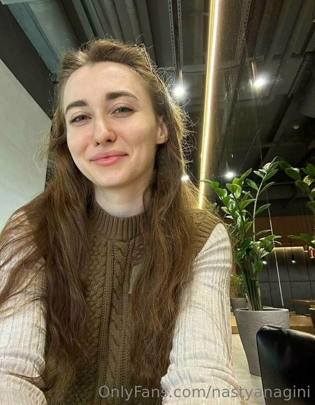 nastyanagini model top picture