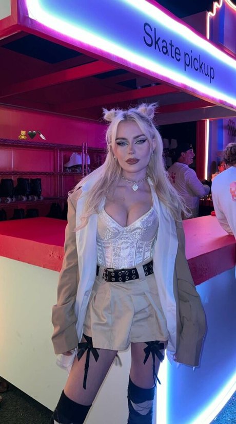 emmanorton hd pornstar photo