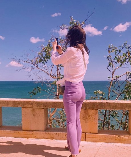 Laura Anne best star galleries