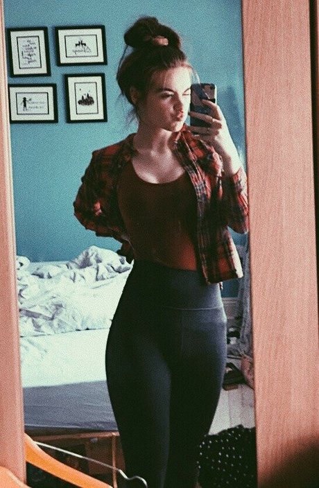 Laura Anne model xxx pic