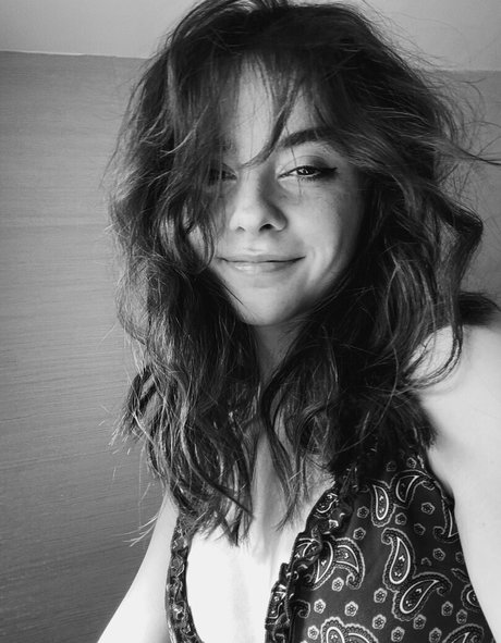 Laura Anne hd model image