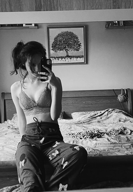 Laura Anne star naked photo