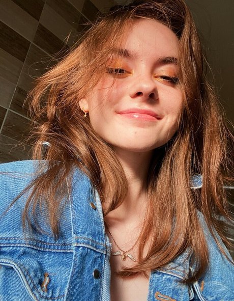 Laura Anne star best pic