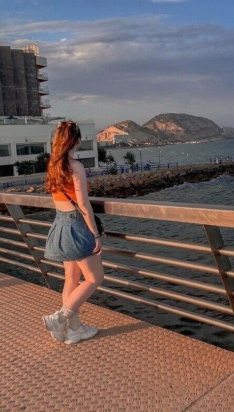 Laura Anne erotic model img