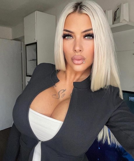 Deminecka pornstar sex picture