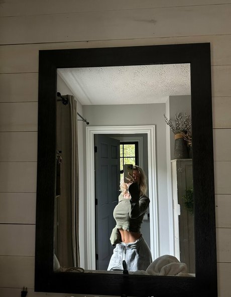 rayanneBTS sexy model pics