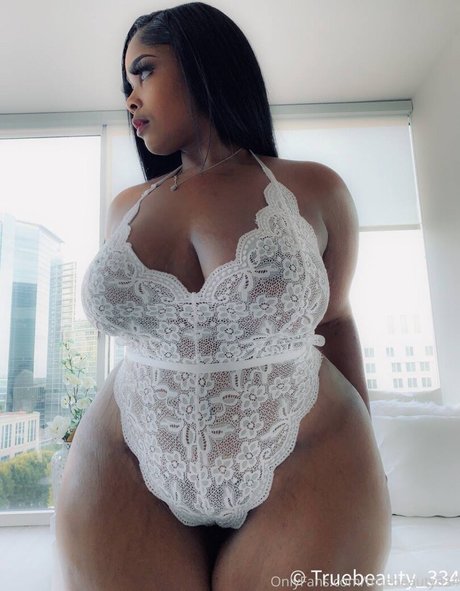 TrueBeauty334 naked pornstar images