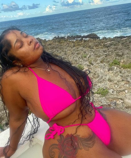 TrueBeauty334 nudes pornstar images