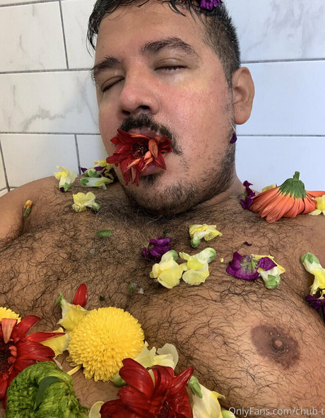 chub t art actress pic