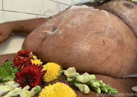 chub t nudes model photo