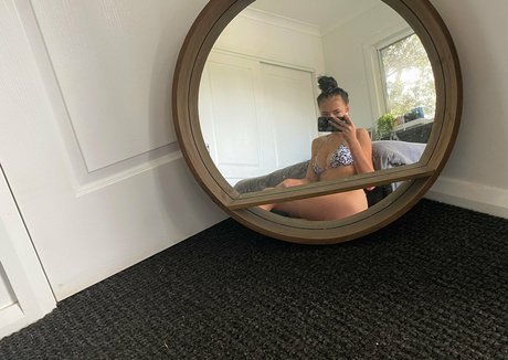 tayylahhmorggann model pornographic images