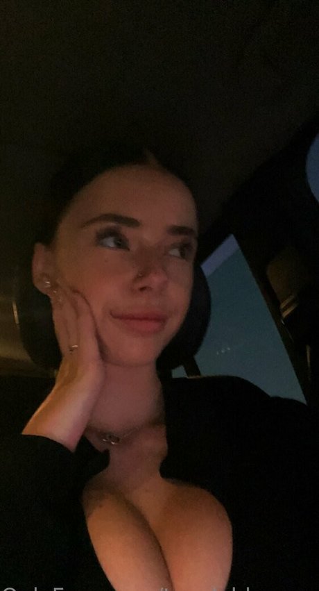 tayylahhmorggann art model picture