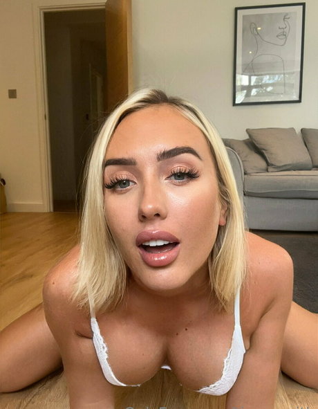 tiggysmith adult star galleries