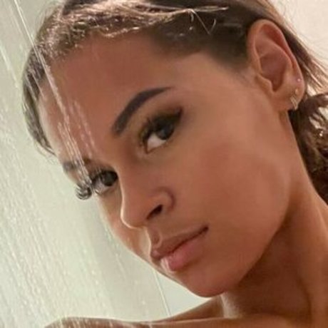 August Laines nude pornstar pic