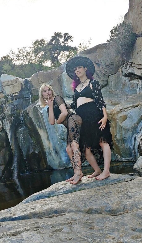 ts snowqueen naked model photo