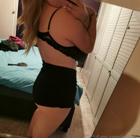 ewalexi model xxx pictures