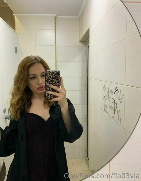 fla03via star naked pic